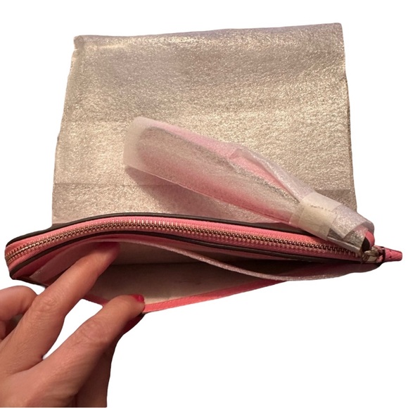 NWT Kate Spade Blossom Pink Minimalist Lucy Med L-Zip Saffiano Leather Wristlet - Picture 7 of 10